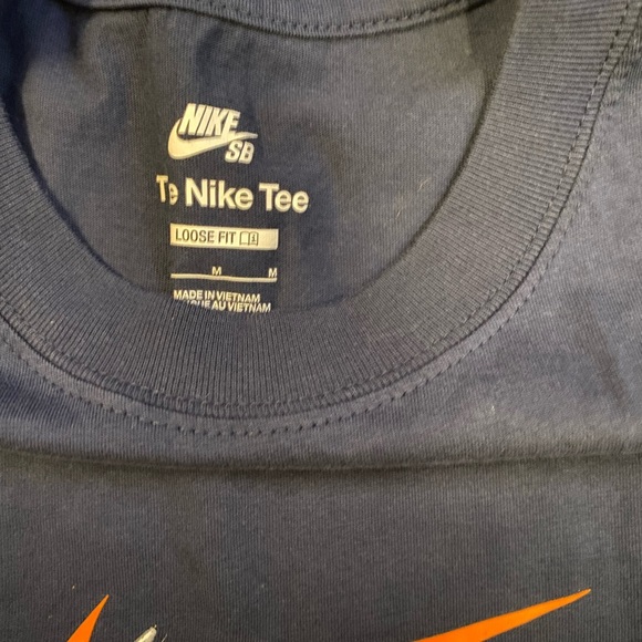 Nike Men's Navy Blue T-Shirt - Picture 2 of 3